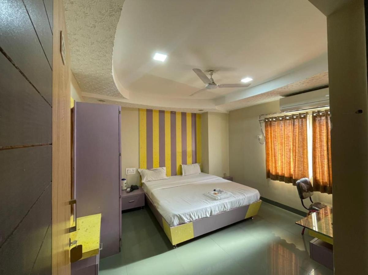 Hotel Holiday Pride Aurangabad  Luaran gambar