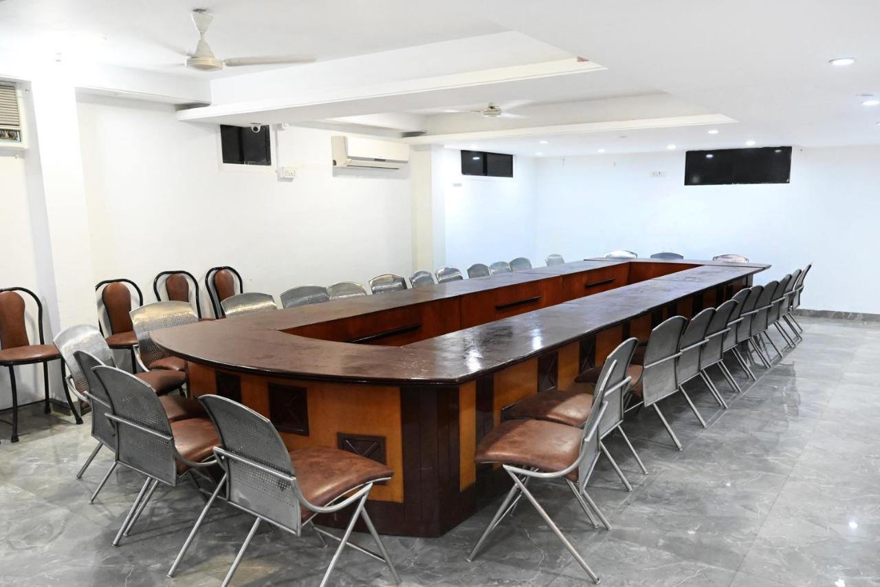 Hotel Holiday Pride Aurangabad  Luaran gambar